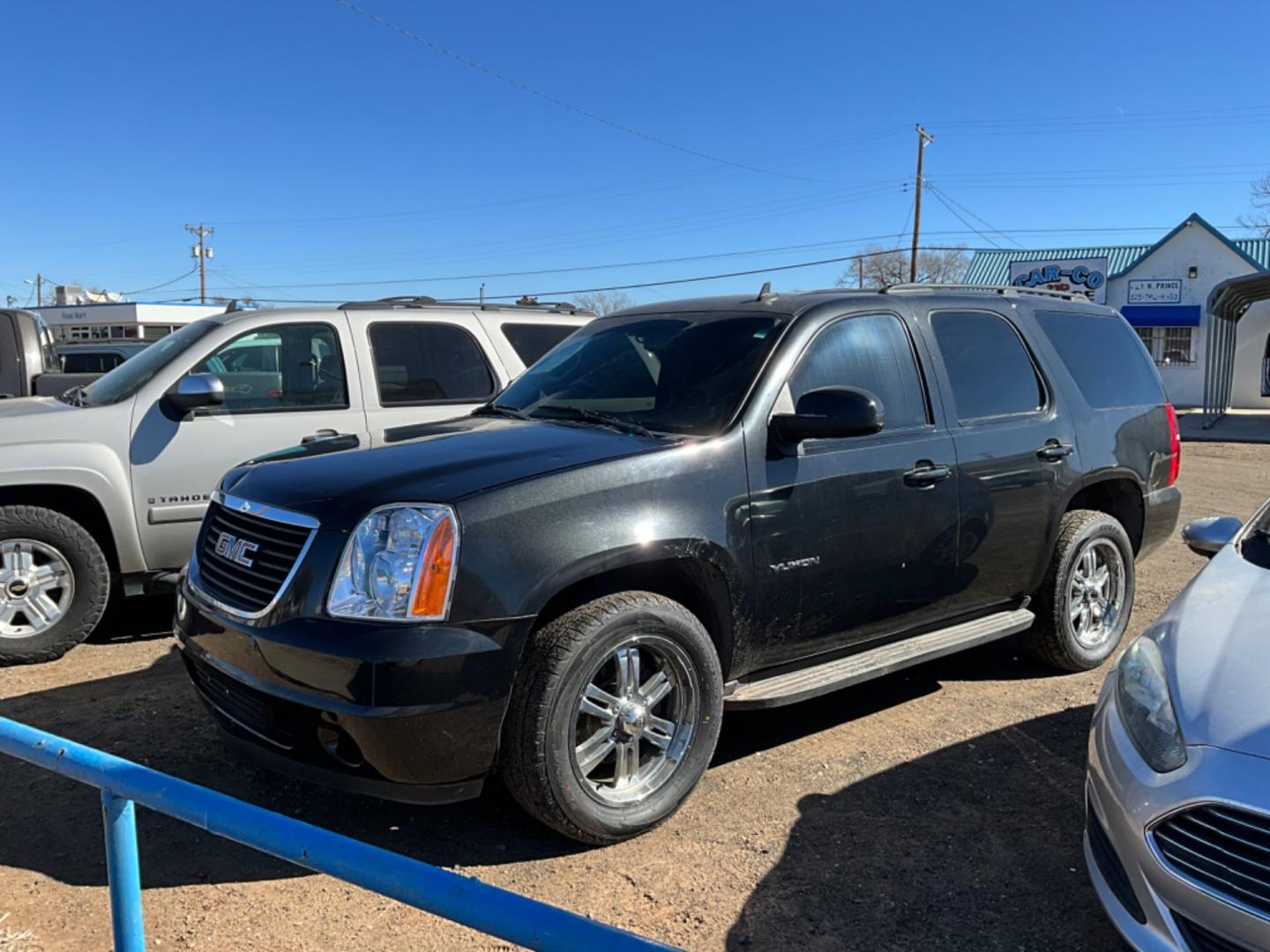 2011 GMC Yukon (1GKS1AE05BR) , located at 821 N. Prince Street, Clovis, NM, 88101, (575) 762-8852, 34.406643, -103.195999 - Photo#0